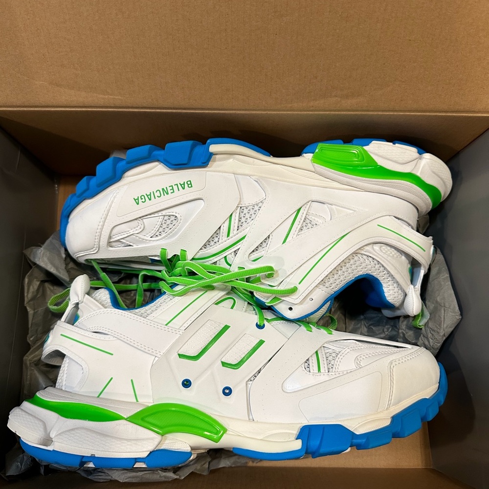 Brand new in box!! Authentic Balenciaga Low Top Track Sneakers Mens